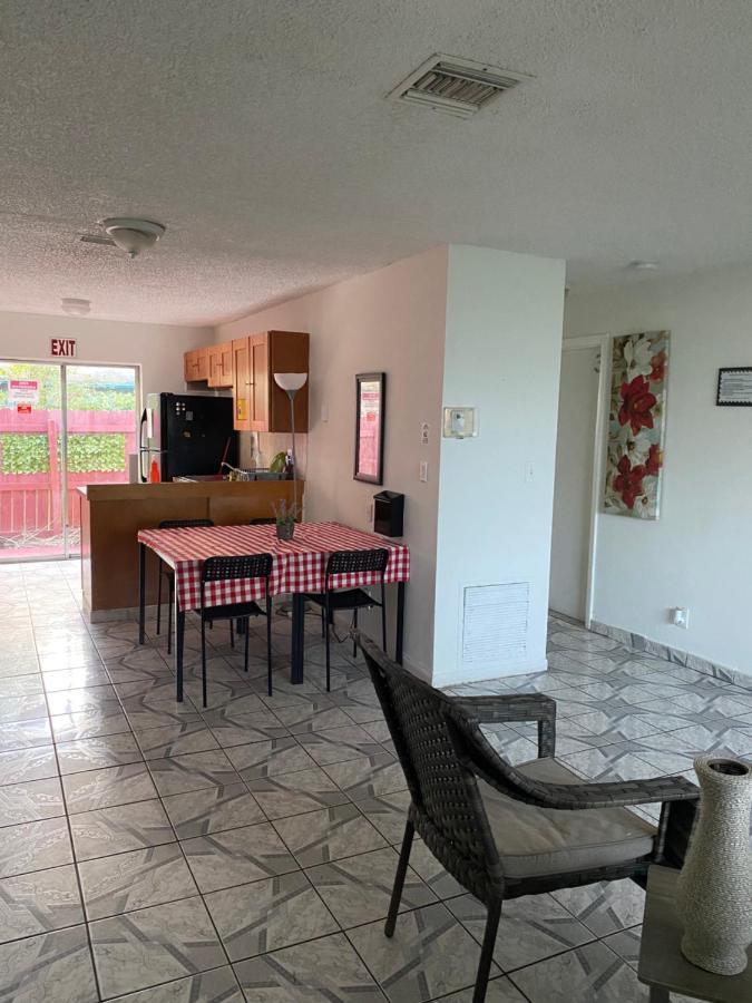 Crocodhouse Early Check In Free Parking 7 Years Hosting In Fort Laud フォート・ローダーデール エクステリア 写真